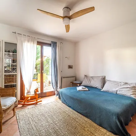Guesthost - Cozy Two Floors Flat Apartamento