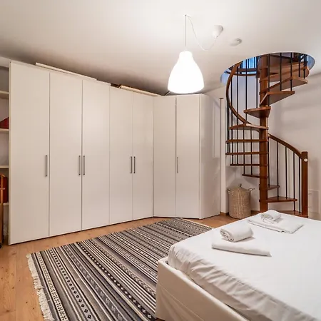 Apartamento Guesthost - Cozy Two Floors Flat Sistiana