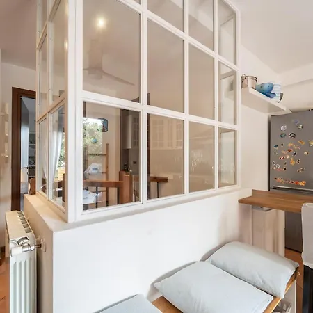 Guesthost - Cozy Two Floors Flat Апартаменты Систиана