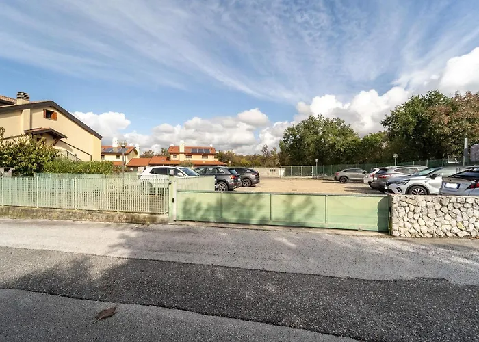 Guesthost - Cozy Two Floors Flat Apartment *